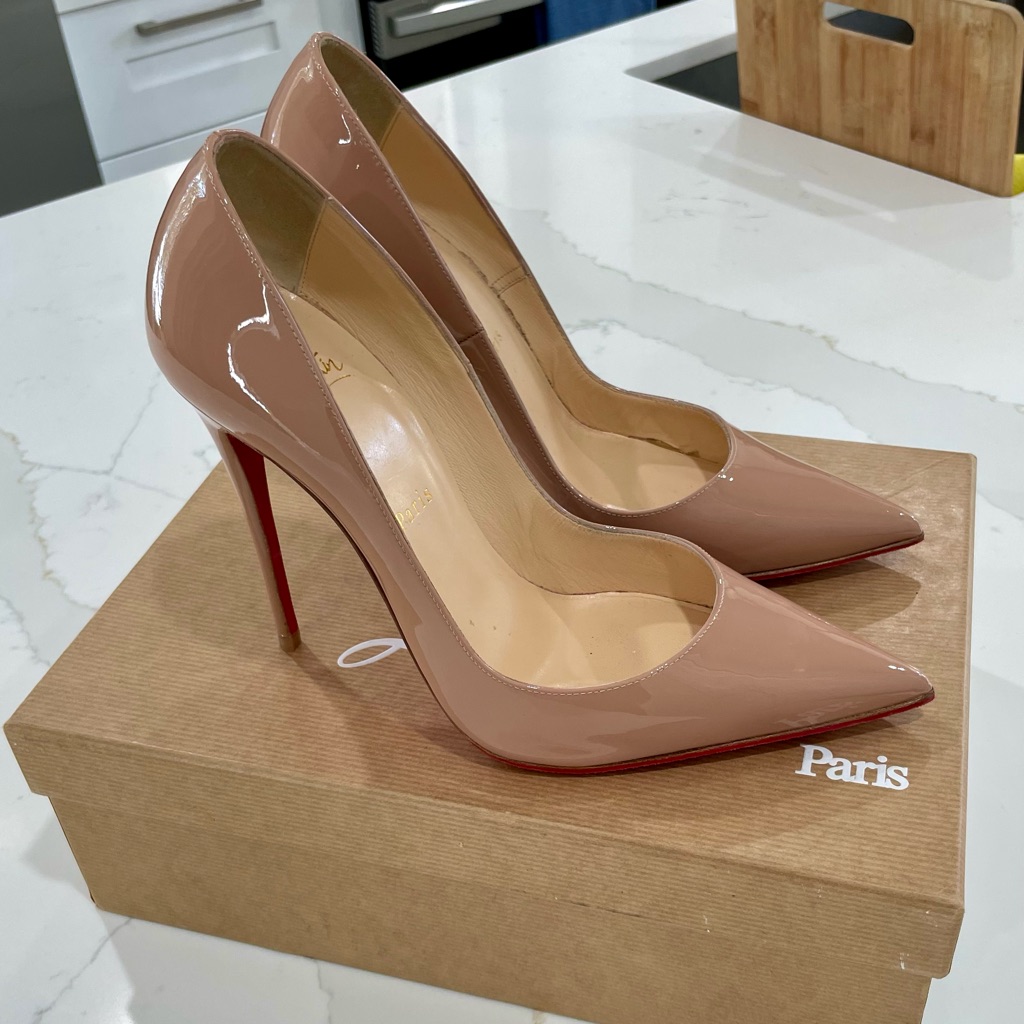 Christian Louboutin - So Kate Nude Pumps. Size 38.5.